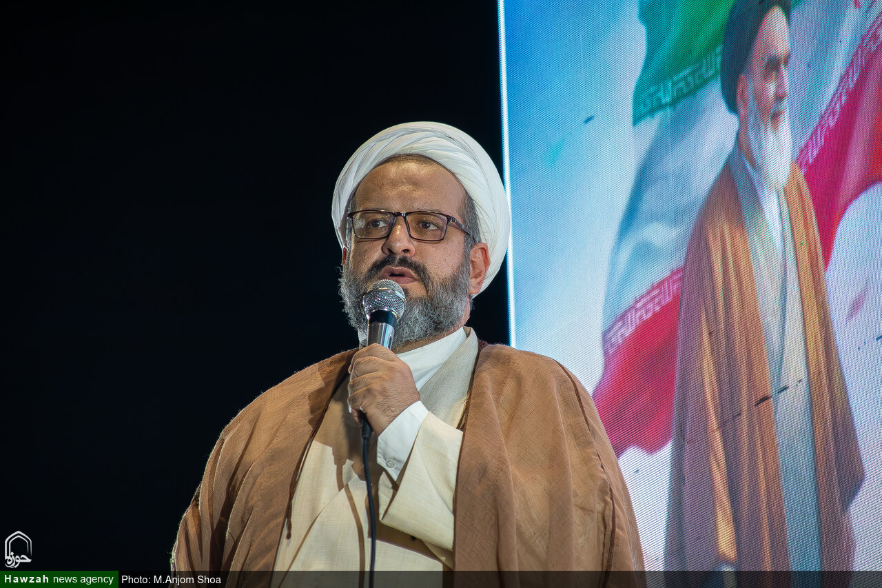 استغاثه به امام زمان(عج) پیوند قلبی مؤمنان با ولیّ خدا را تقویت می‌کند