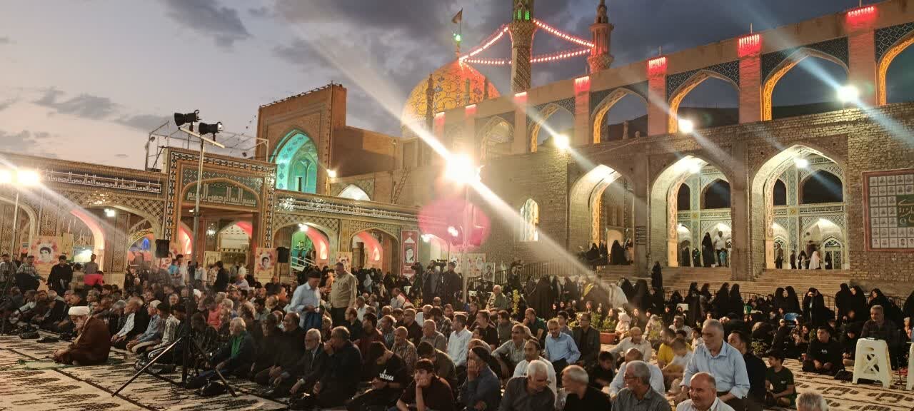 کتاب مشهد بارکرسف رونمایی شد+تصاویر