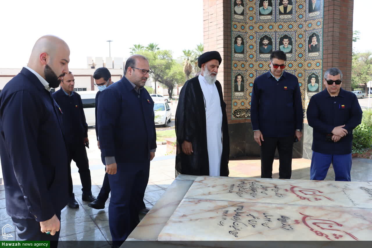 بازدید نماینده ولی فقیه در خوزستان از بخش های آسیب دیده شرکت فولاد استان