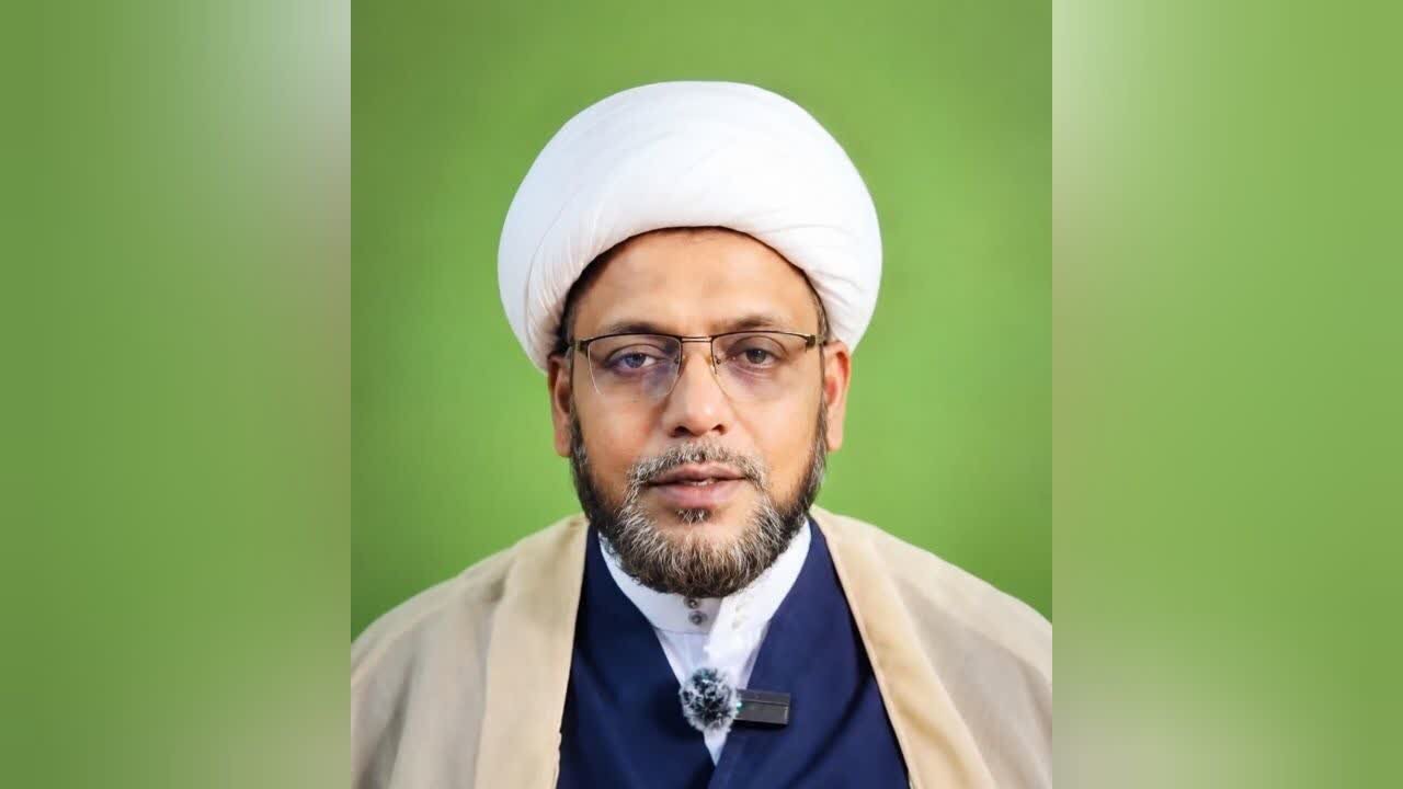 ঐশী নেতা মানুষকে নিজের দিকে নয়, আল্লাহর দিকে পরিচালিত করেন