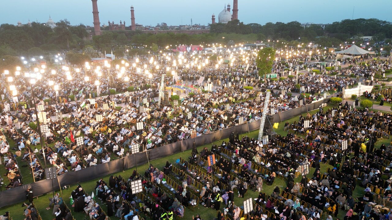 Le plus grand rassemblement politique et religieux du Pakistan organisé à la mémoire du « Martyr de la Oumma » sur l’esplanade historique de Minar-e-Pakistan à Lahore