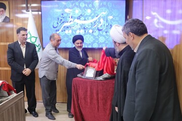 تصاویر/ آیین رونمایی از دیوان «دُر بی‌نظیر» در خوی