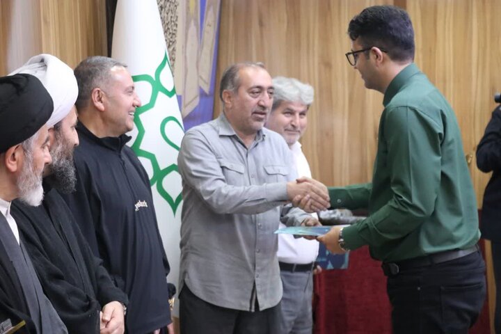 تصاویر/ آیین رونمایی از دیوان «دُر بی‌نظیر» در خوی
