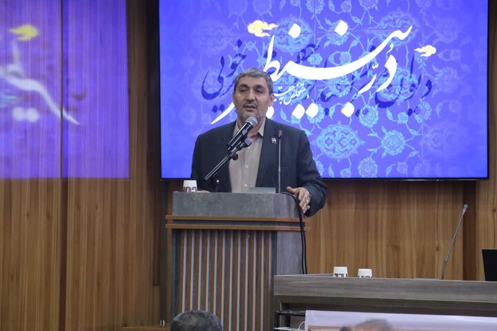 تصاویر/ آیین رونمایی از دیوان «دُر بی‌نظیر» در خوی
