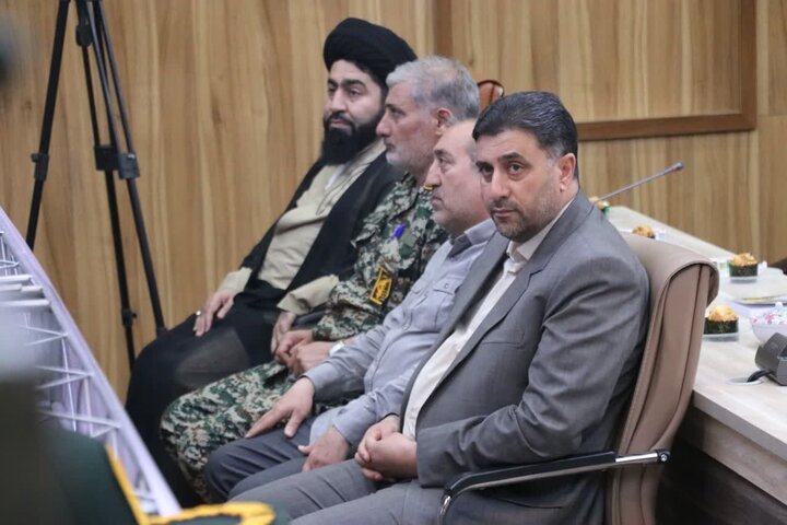 تصاویر/ آیین رونمایی از دیوان «دُر بی‌نظیر» در خوی