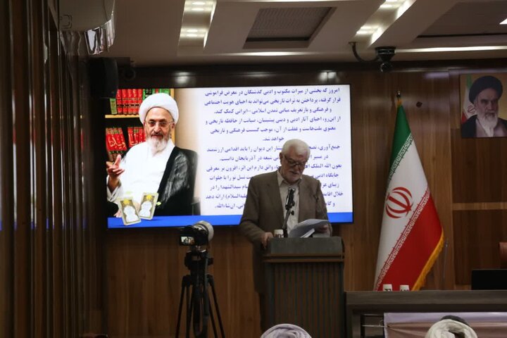 تصاویر/ آیین رونمایی از دیوان «دُر بی‌نظیر» در خوی