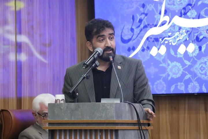تصاویر/ آیین رونمایی از دیوان «دُر بی‌نظیر» در خوی