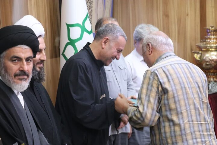 تصاویر/ آیین رونمایی از دیوان «دُر بی‌نظیر» در خوی