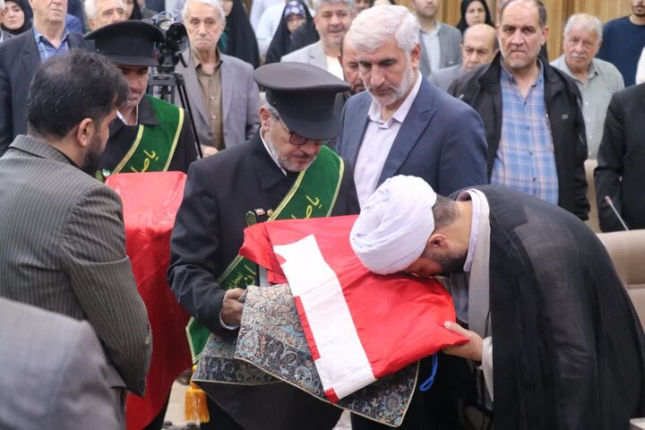 تصاویر/ آیین رونمایی از دیوان «دُر بی‌نظیر» در خوی