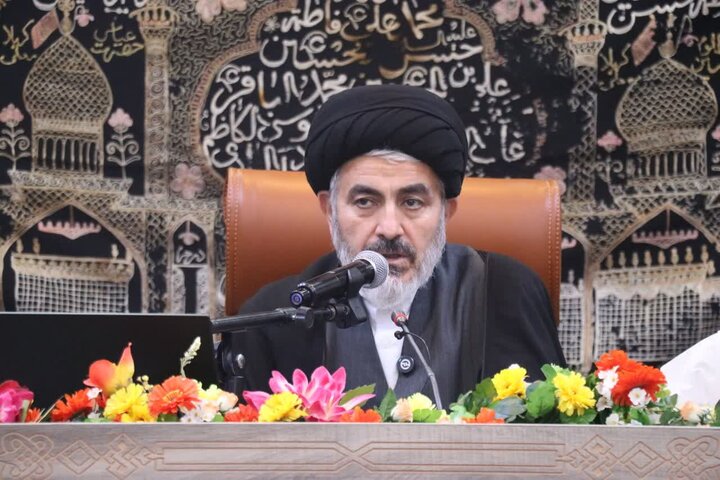 تصاویر/ آیین رونمایی از دیوان «دُر بی‌نظیر» در خوی