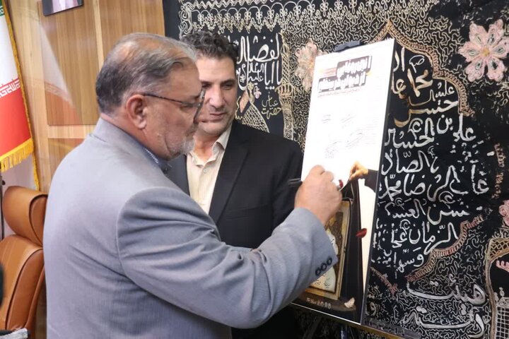 تصاویر/ آیین رونمایی از دیوان «دُر بی‌نظیر» در خوی
