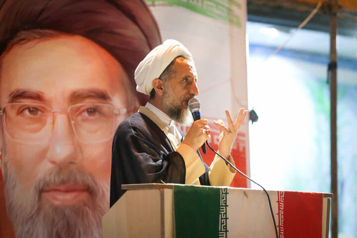 تصاویر / حضور امام جمعه قزوین در اجتماع مردم دانسفهان