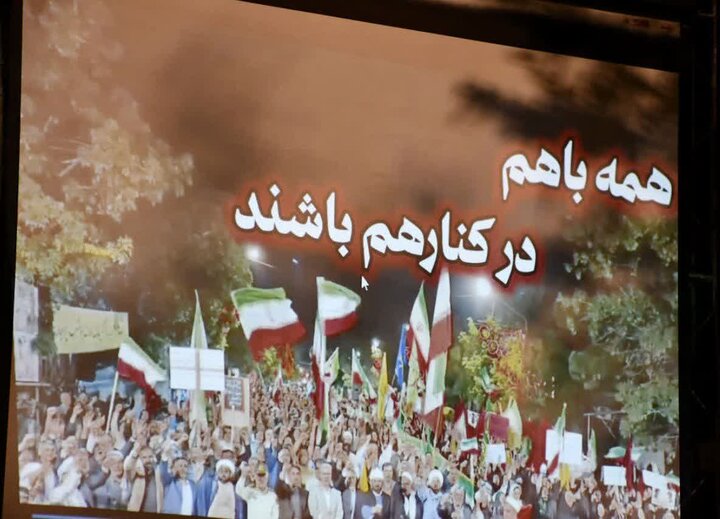 تصاویر/ تداوم حضور مردم سلماس در تجمعات شبانه مردمی در حمایت از نیروهای مسلح و دفاع از ایران اسلامی