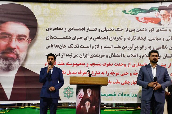 تصاویر/ تداوم حضور مردم سلماس در تجمعات شبانه مردمی در حمایت از نیروهای مسلح و دفاع از ایران اسلامی
