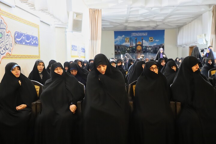 تقدیر از بانوان فعال در اجتماعات و مواکب مردمی