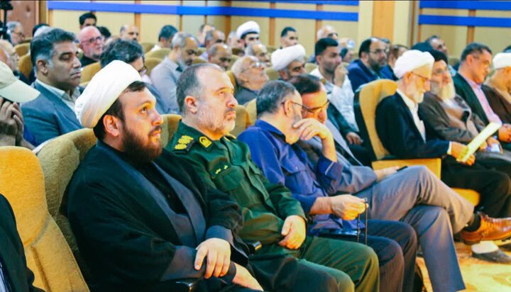 تصاویر/ حضور امام جمعه چالوس در رونمایی از کتاب «یل»
