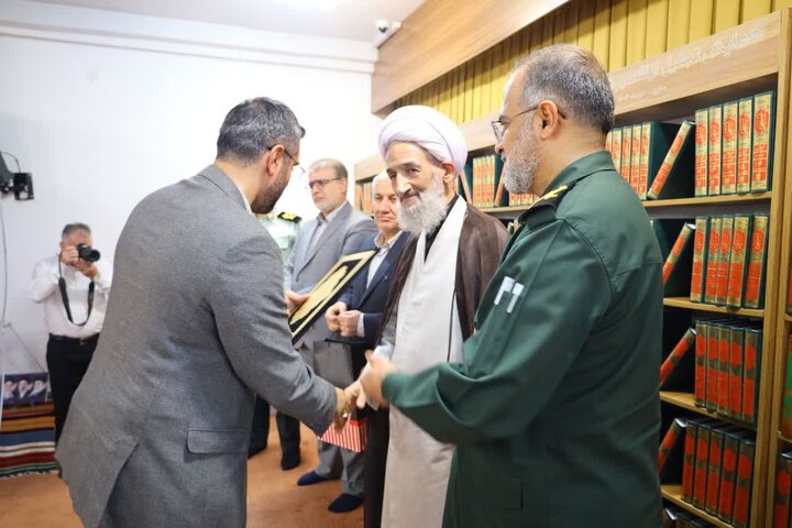 تصاویر/  آئین تقدیر از دست اندکاران همایش ندای قرآن از دیار علویان
