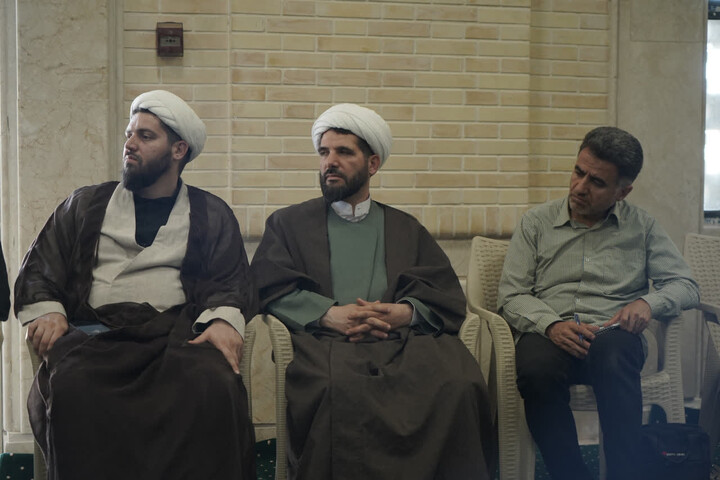 تصاویر / نشست اساتید و فعالان مراکز معارف اسلام ناب استان زنجان