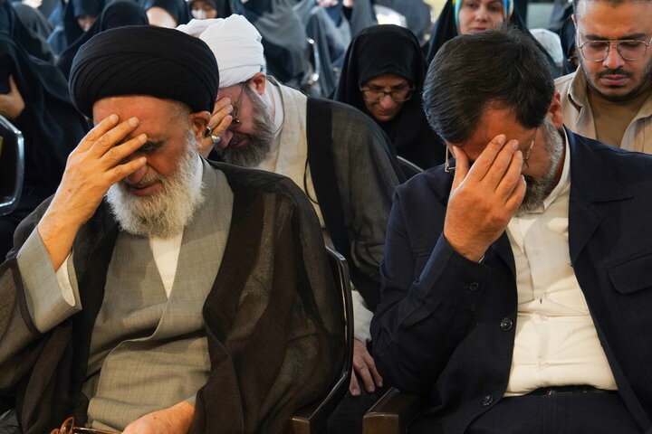 تکریم بانوان فعال اجتماعات شبانه استان قم در حرم بانوی کرامت