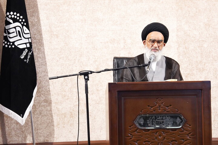 تکریم بانوان فعال اجتماعات شبانه استان قم در حرم بانوی کرامت