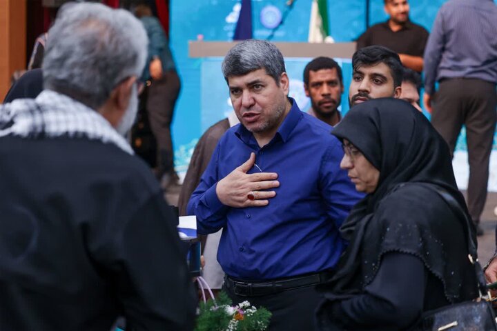 تصاویر/ تجلیل از خانواده‌های شهدا در بوشهر