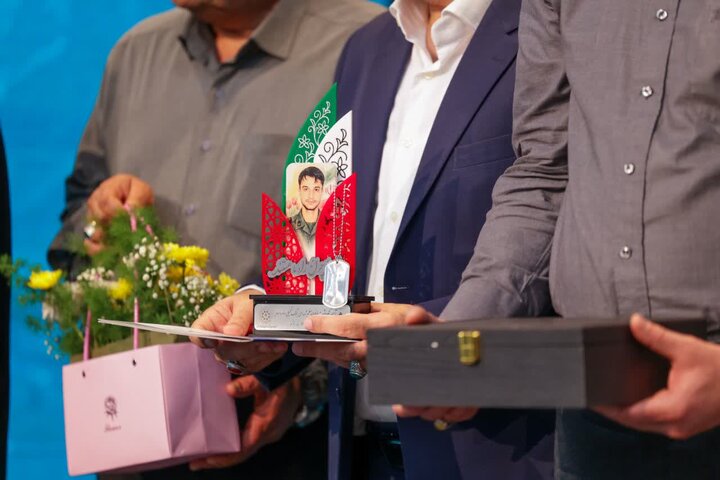 تصاویر/ تجلیل از خانواده‌های شهدا در بوشهر