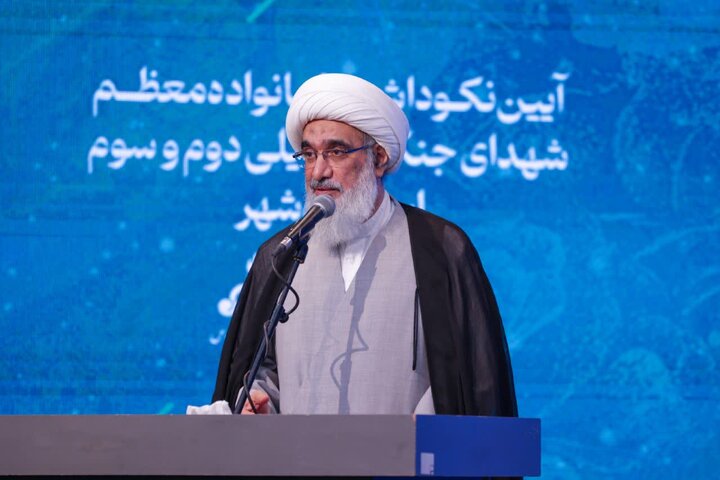 تصاویر/ تجلیل از خانواده‌های شهدا در بوشهر