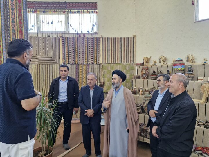 تصاویر/ بازدید امام جمعه خلخال از نمایشگاه صنایع دستی بفرا