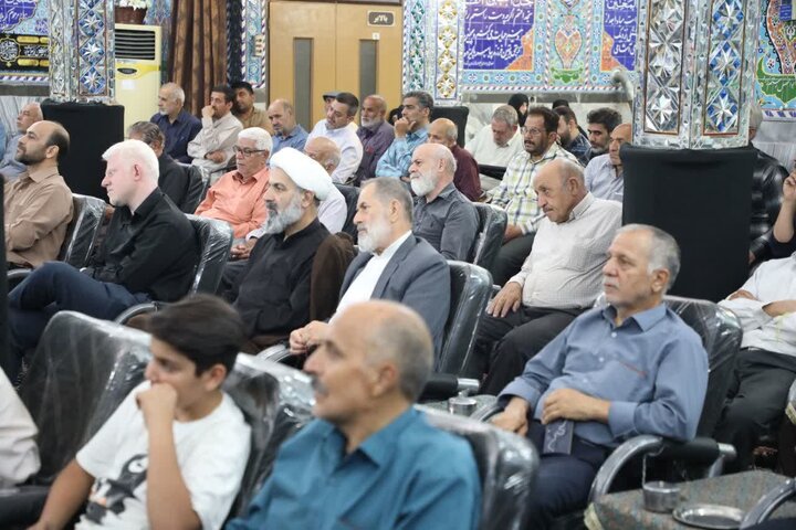 تصاویر/جلسه شورای هیَئات مذهبی شهرستان سمنان در آستانه ماه عزای حسینی با حضور  نماینده ولی‌فقیه در استان سمنان