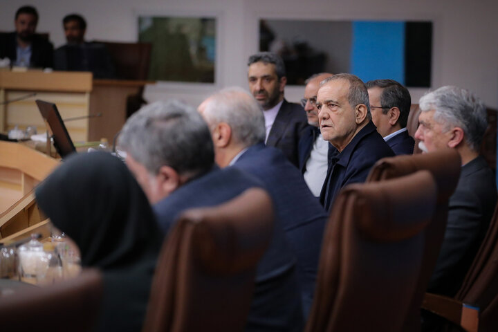 نشست صمیمی رئیس جمهور با مدیران رسانه‌ها