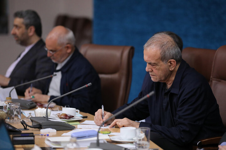 نشست صمیمی رئیس جمهور با مدیران رسانه‌ها