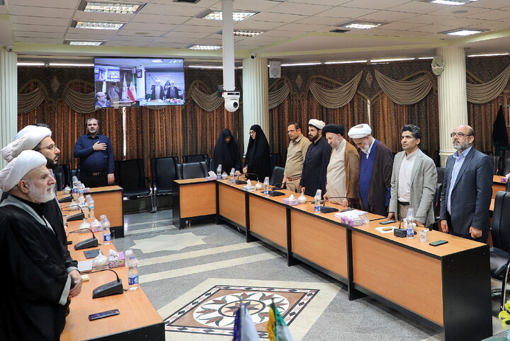 تصاویر/ آیین رونمایی از مجموعه مقالات همایش غدیر و پوستر همایش بین‌المللی «غدیر در میراث عارفان مسلمان»