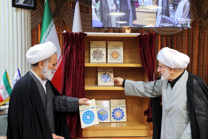تصاویر/ آیین رونمایی از مجموعه مقالات همایش غدیر و پوستر همایش بین‌المللی «غدیر در میراث عارفان مسلمان»
