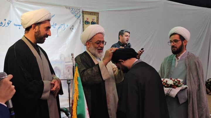 تصاویر/ نخستین مراسم عمامه گذاری در سیرجان