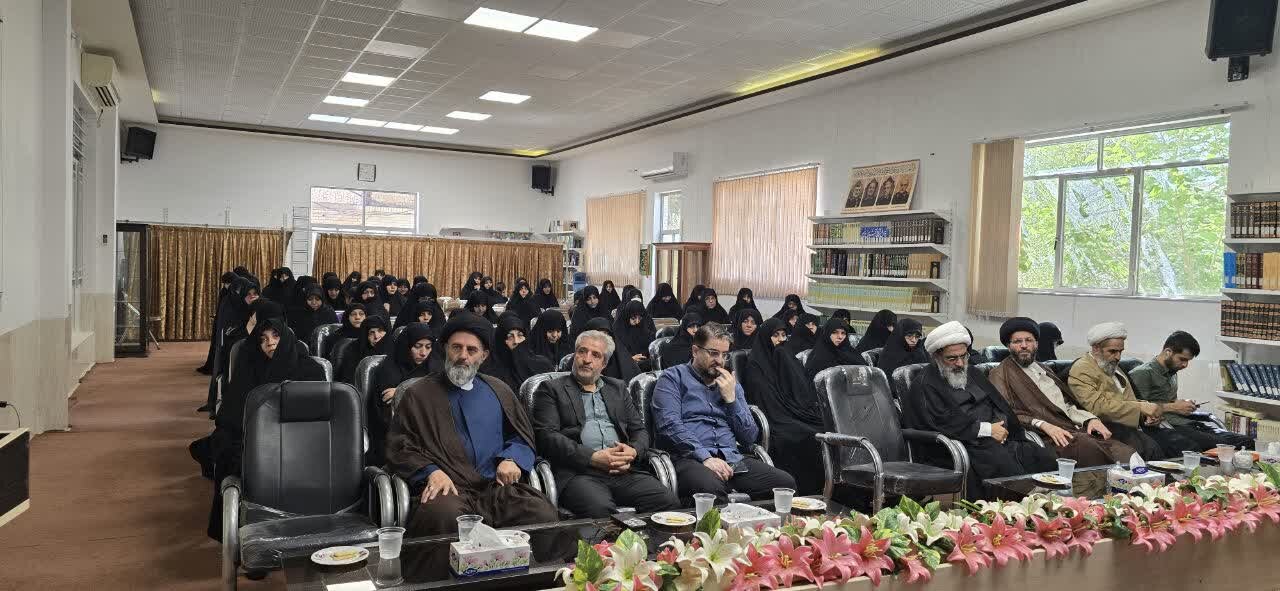 مدیر حوزه علمیه خواهران استان یزد ظرفیت‌های علمی، فرهنگی و تبلیغی بانوان طلبه را تشریح کرد+تصاویر