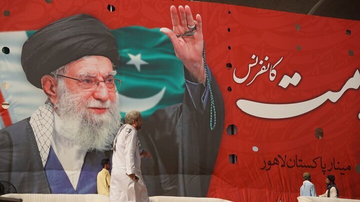 Pakistan’ın En Büyük Siyasi ve Dini Toplantısı, Ümmet Şehidini Anmak İçin Tarihi Minar-e Pakistan Meydanı’nda Düzenlendi