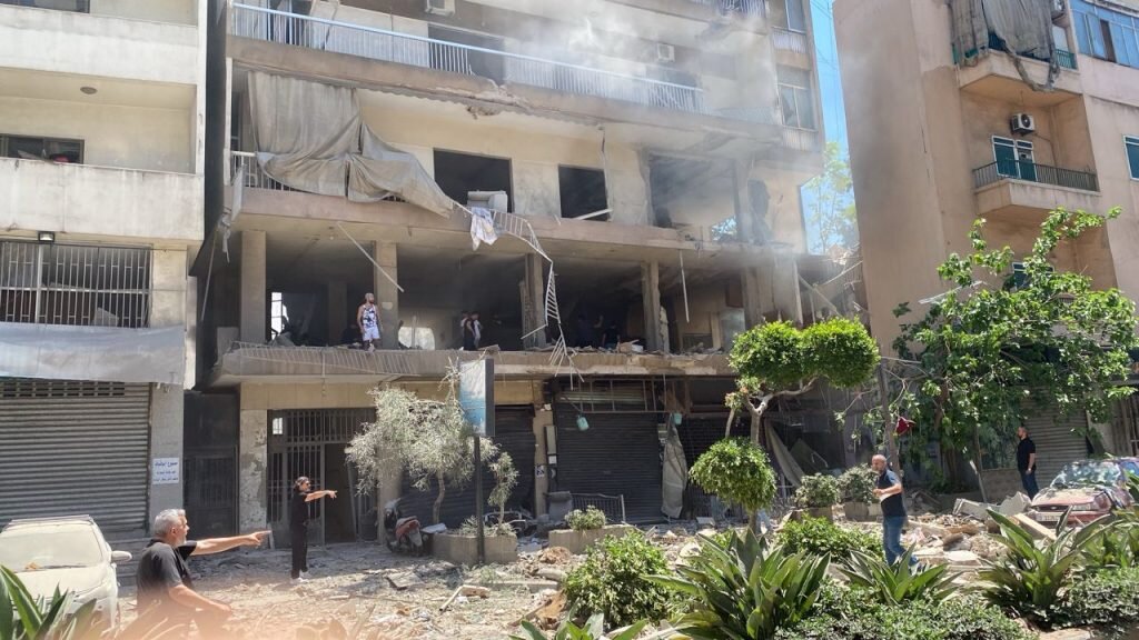 غارة صهيونية تستهدف منطقة الغبيري – المشرفية في الضاحية الجنوبية لبيروت قبيل توقيع مذكرة تفاهم إيرانية – أمريكية