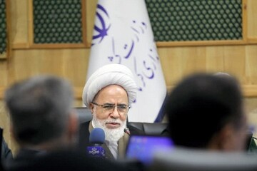حضور یک عالم دینی در میان مردم، آثار عمیقی در تقویت دینداری جامعه دارد