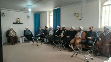 تصاویر/ کارگاه توانمند سازی ائمه جماعات شهرستان اصلاندوز در دفتر امام جمعه اصلاندوز
