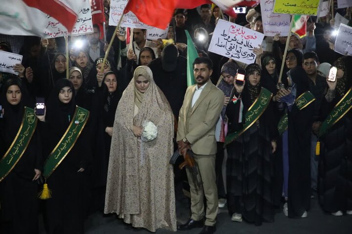 تصاویر/ یکصدو ششمین شب ،تبلور حماسه حضور و ایستادگی مردم ولایتمدار و غیور ارومیه
