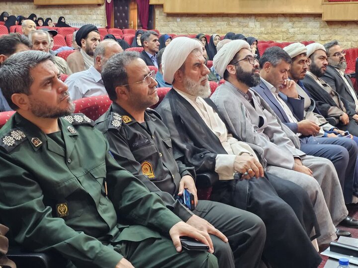 تصاویر / همایش طلایه‌داران حسینی در شهرستان بویین زهرا برگزارشد