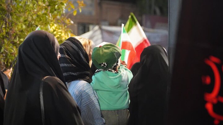 تصاویر/ یکصدو ششمین شب تبلور حماسه حضور و ایستادگی مردم ولایتمدار و غیور خوی