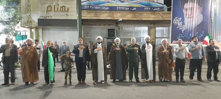 تصاویر/ مردم اسکو  پای کار نظام و رهبری