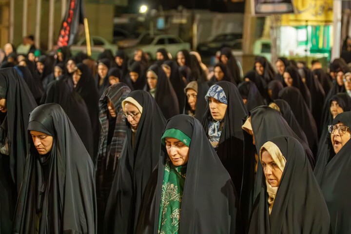 تصاویر/ اجتماع مردم ولایت مدار شهرستان طارم درمیدان امام خمینی ره
