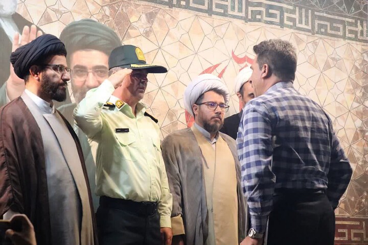 تصاویر / حضور خانوادگی مردم سلطانیه در شب های اقتدار