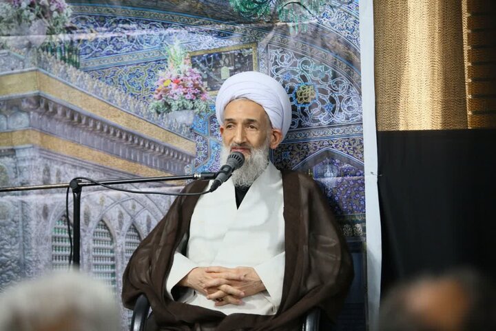 تصاویر/ جلسه هم اندیشی کانونهای دفتر خدمت رضوی ساری با حضور نماینده ولی فقیه در استان