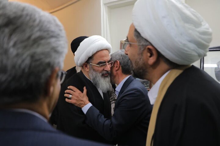 تصاویر/ حضور آیت‌الله فاضل لنکرانی در دفتر مرحوم آیت‌الله علومی