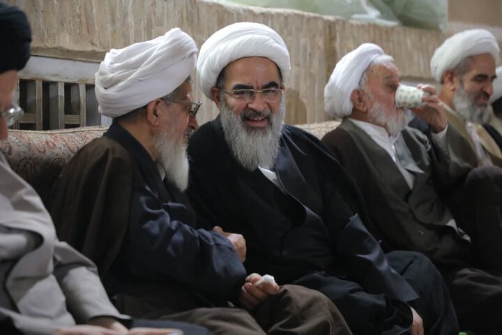 تصاویر/ حضور آیت‌الله فاضل لنکرانی در دفتر مرحوم آیت‌الله علومی
