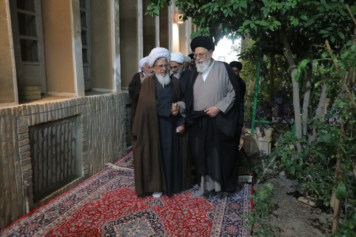تصاویر/ حضور آیت‌الله فاضل لنکرانی در دفتر مرحوم آیت‌الله علومی