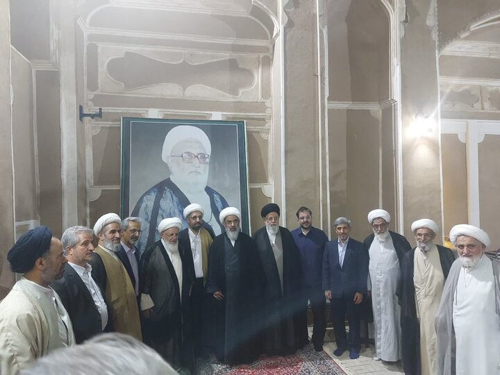 تصاویر/ حضور آیت‌الله فاضل لنکرانی در دفتر مرحوم آیت‌الله علومی